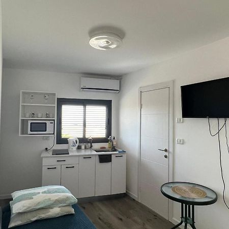 Apartament סטודיו חדש ויפה עם נוף לים Netanja Zewnętrze zdjęcie